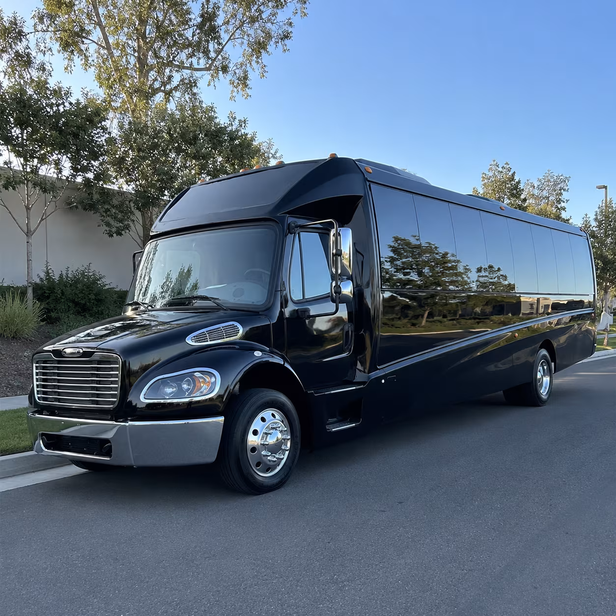 arlington 18 passenger minibus