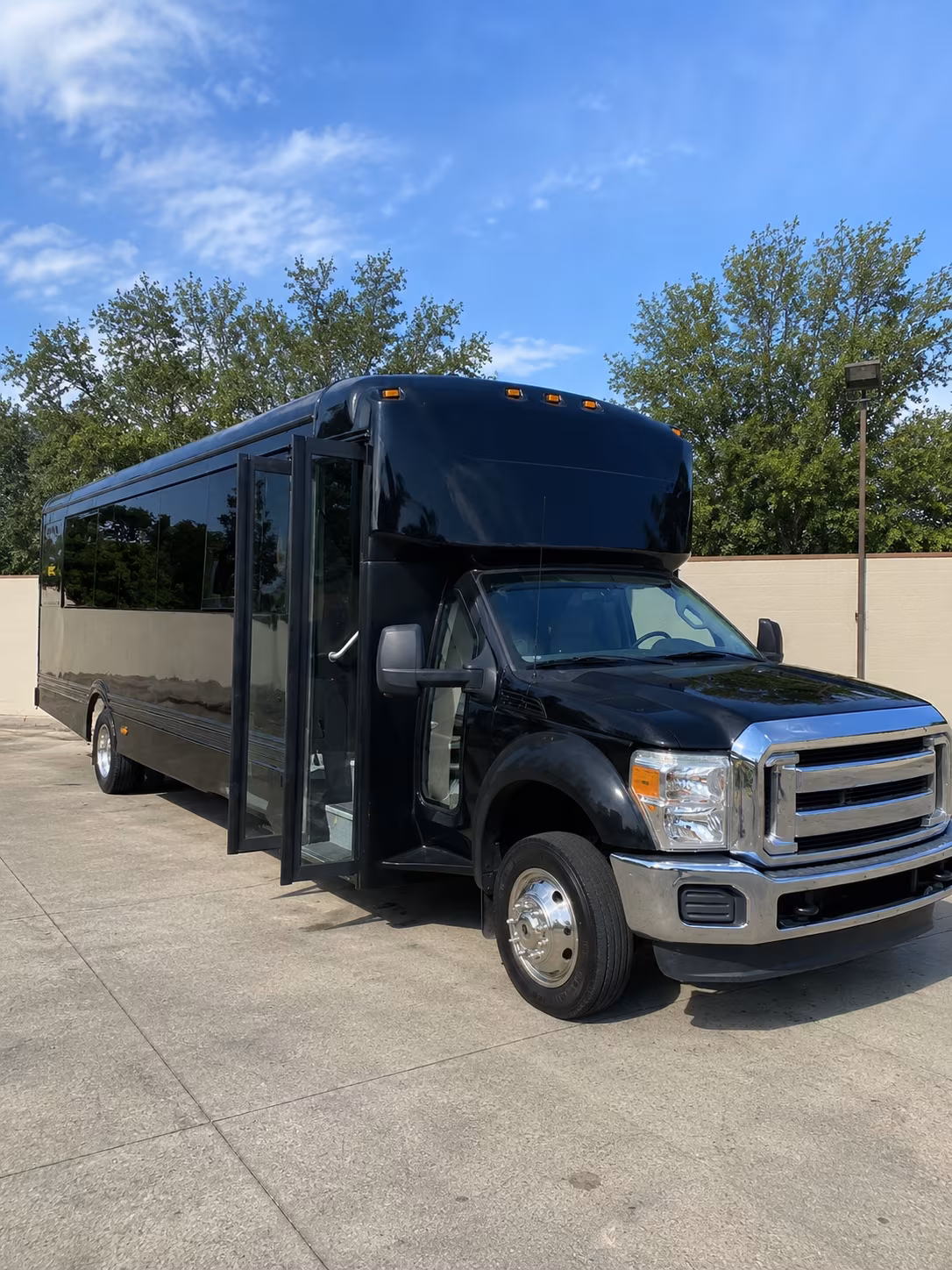 arlington 20 passenger party bus