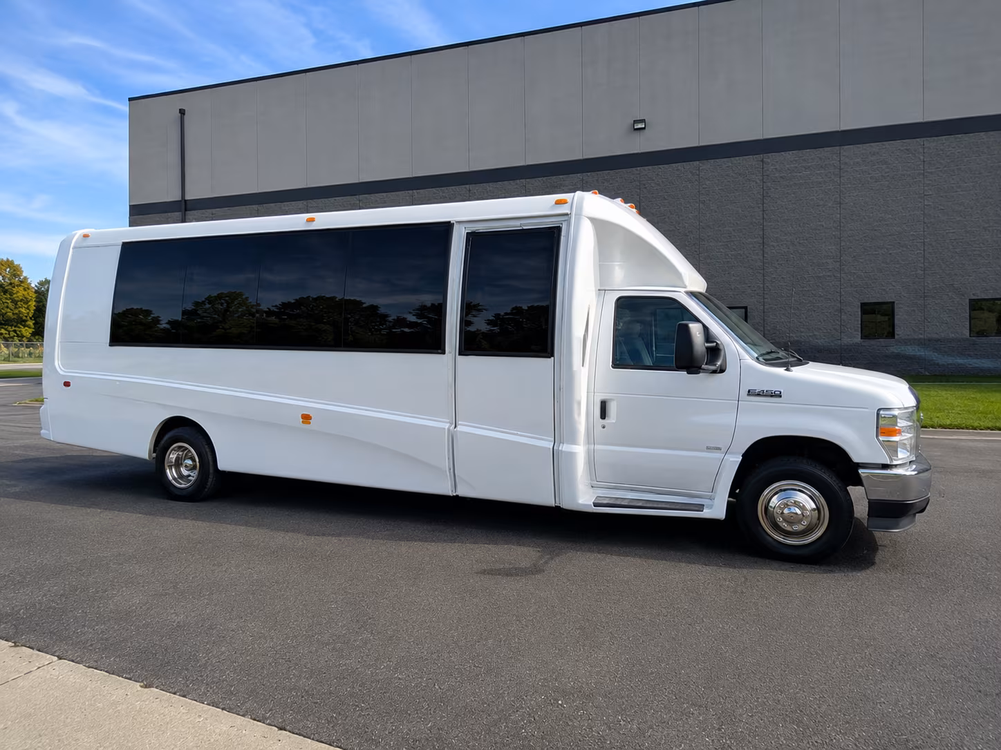 employee shuttle buses for arlington s largest office campuses