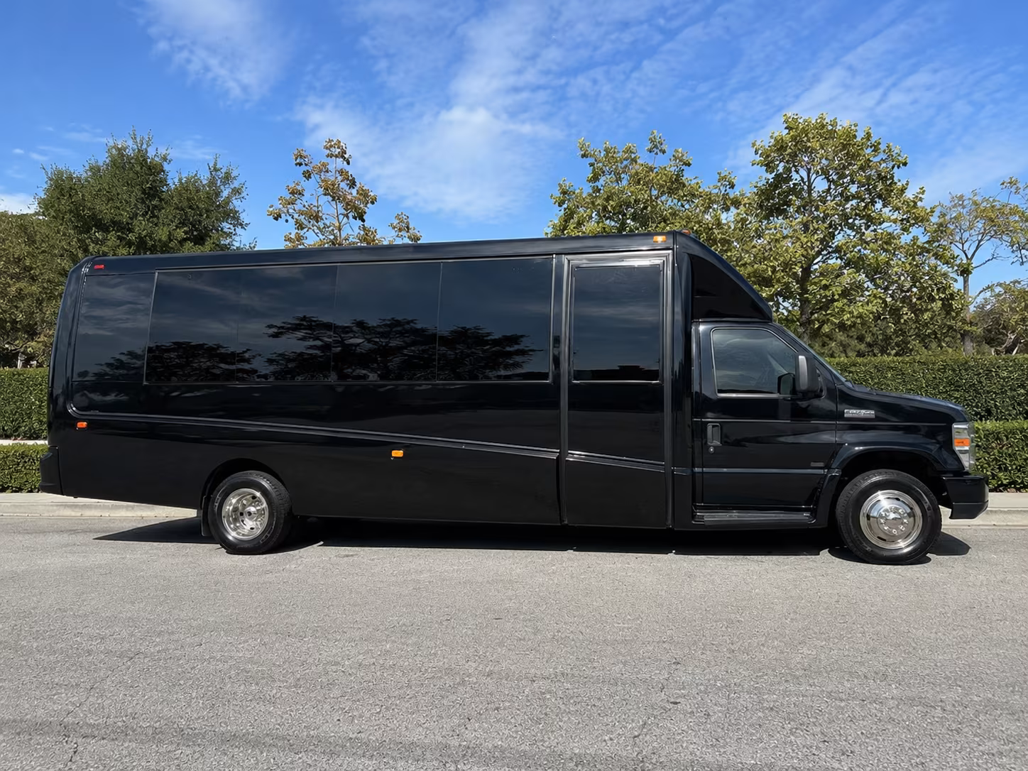 shuttle buses to globe life field concerts and outdoor events